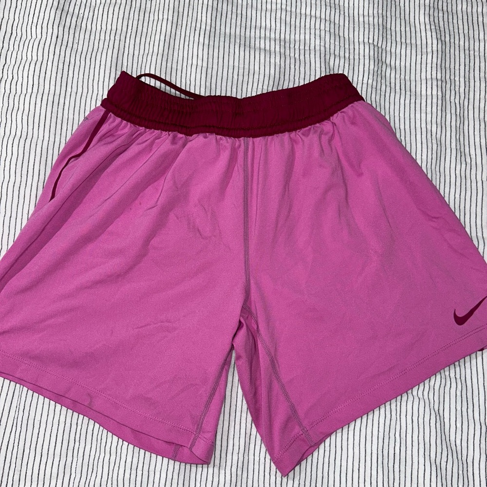 Nike shorts size S